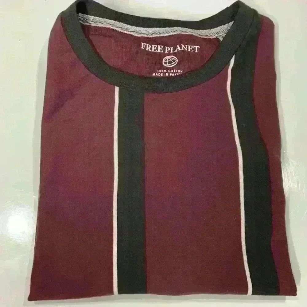 Free Planet Shirt Mens Large Burgundy Black Short Sleeve Crew Neck Pullover